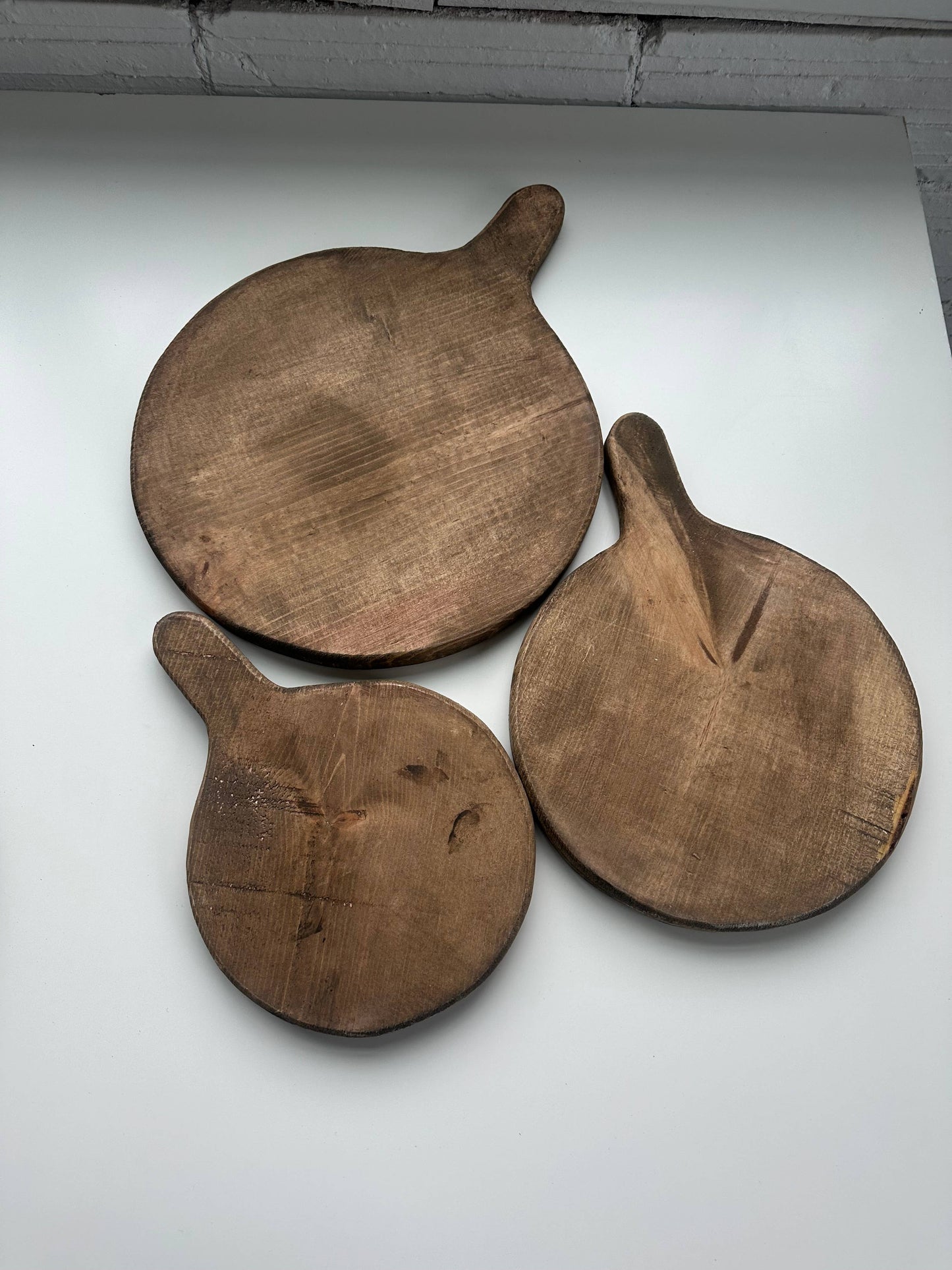 Round board with handle