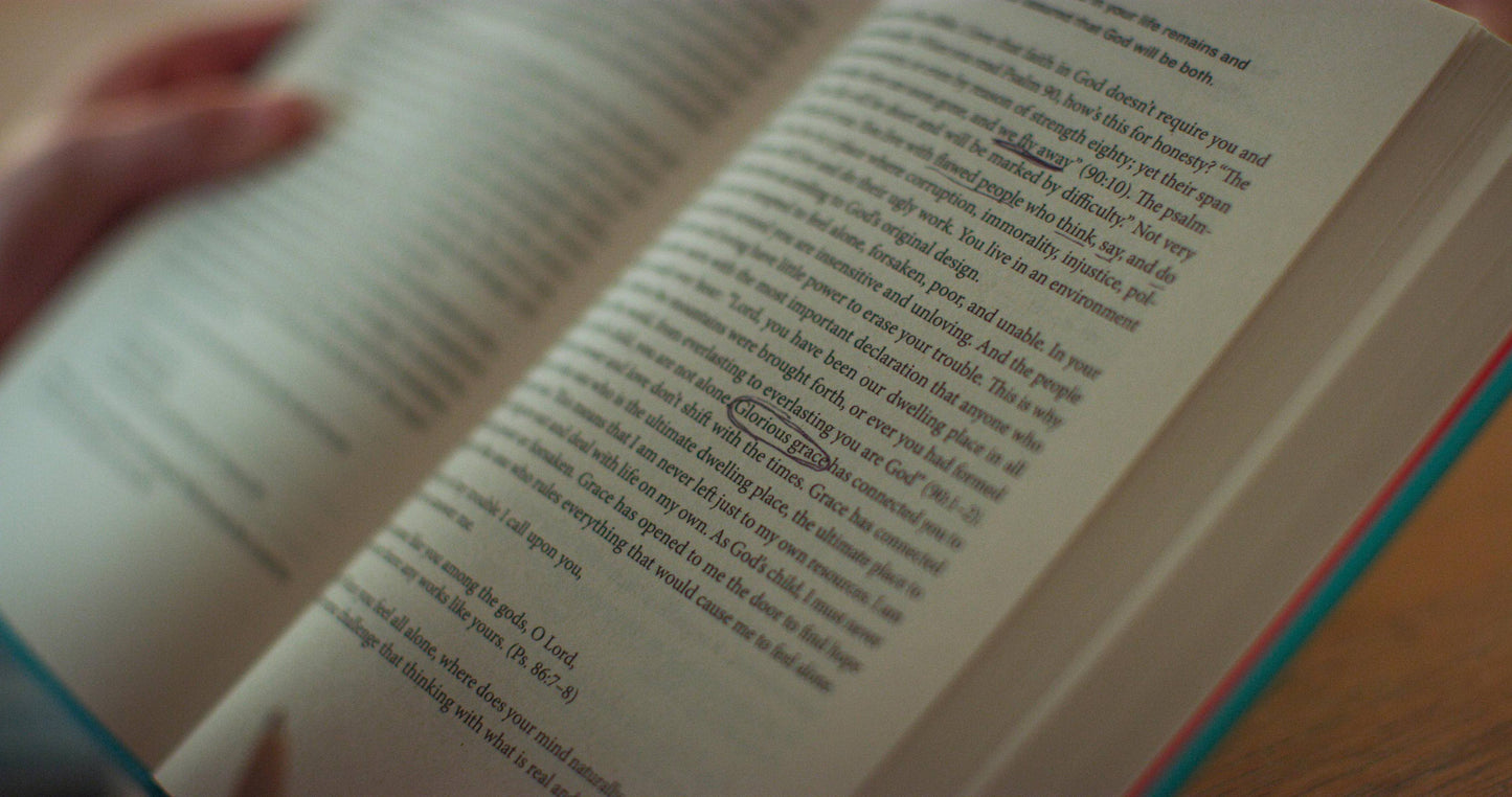 New Morning Mercies for Teens: A Daily Gospel Devotional